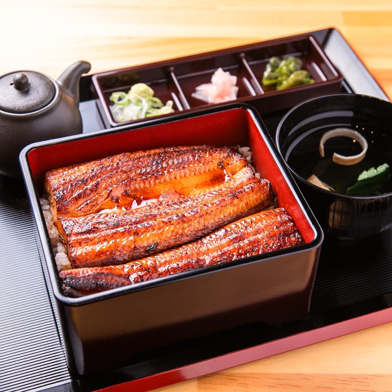 上 竹 鰻重 2,500円 (税込)