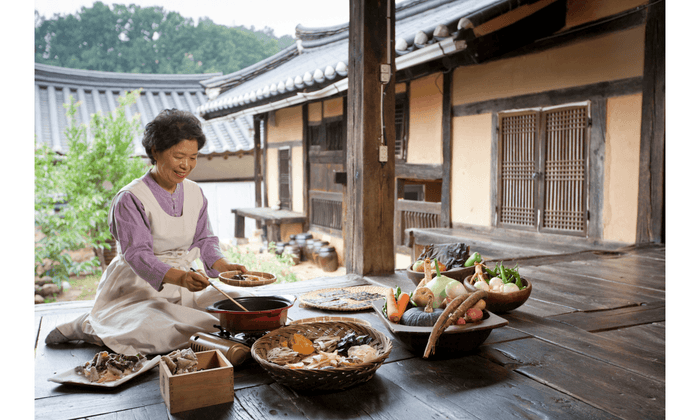 ブガクを調理する第25代韓国料理名人*のオ・ヒスク