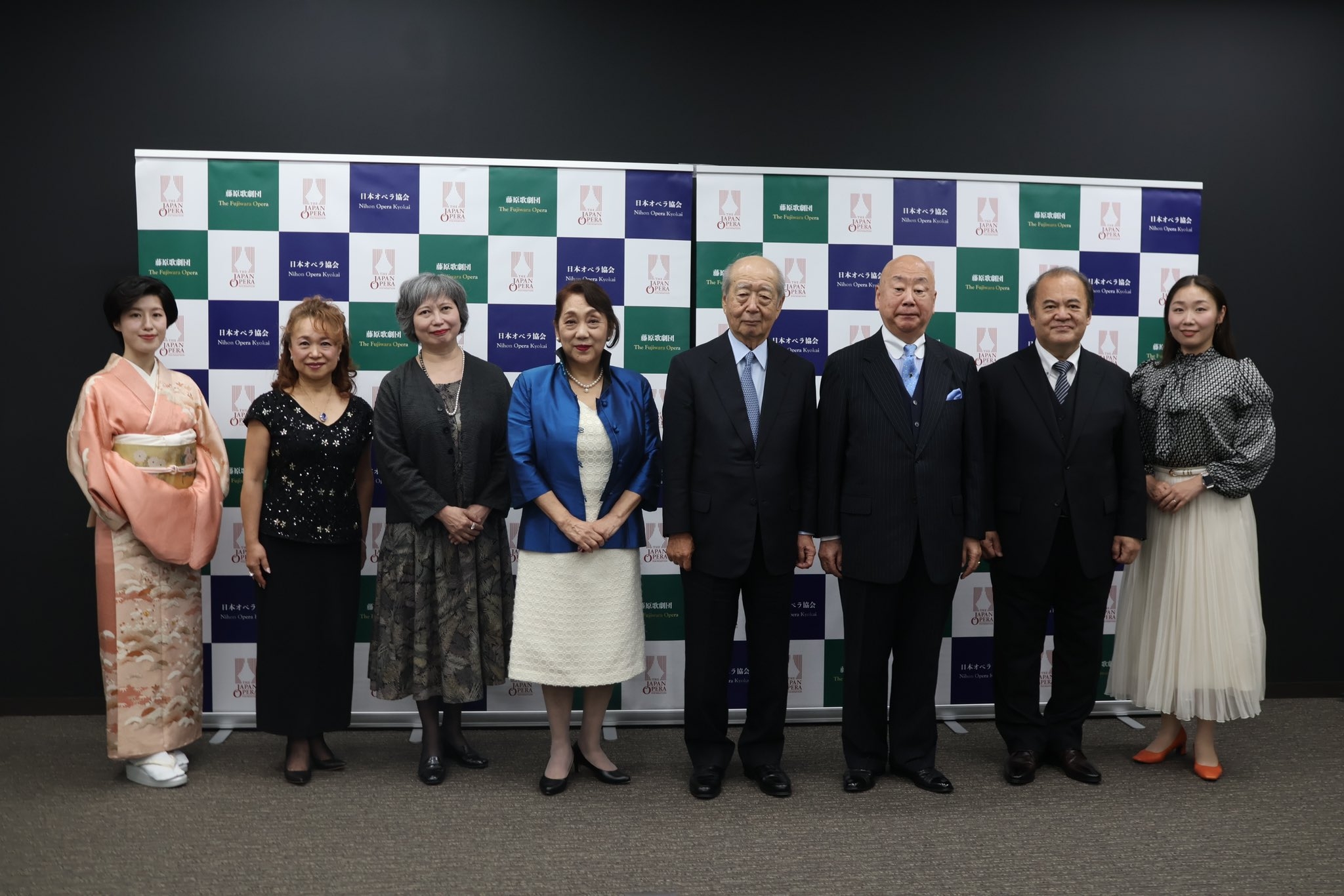 (日本オペラ振興会会見 左より:三浦環役の相樂和子さん、佐藤美枝子さん、大石みちこさん、郡愛子さん)