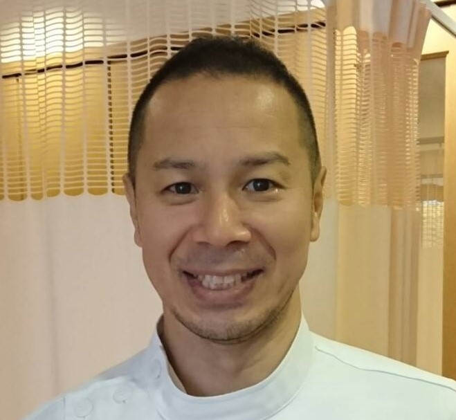 逆さユラリックス整体 考案者 松本 隆博