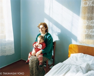 人気写真家の高橋ヨーコによる作品展 “The Sound of Distance”を 5月8日(木)～25日(日) 渋谷 シソンギャラリーにて開催