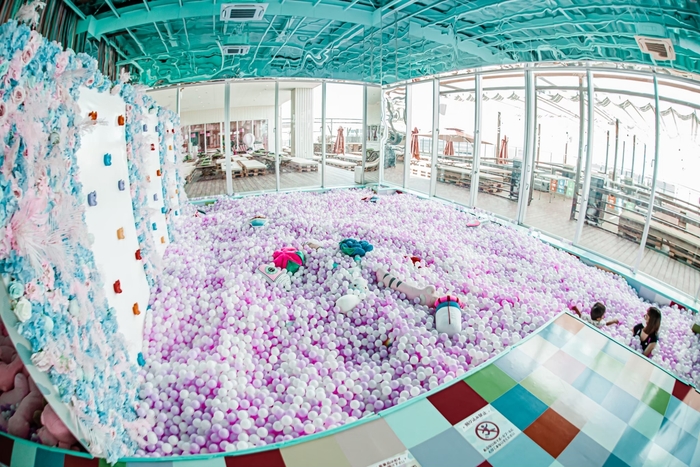 園内:The Pink Cafe