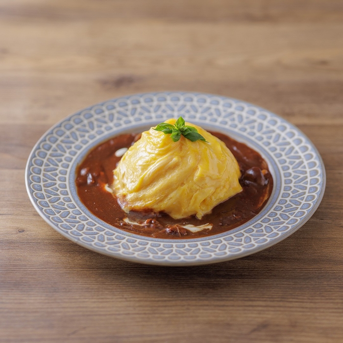 とろける卵が贅沢な「ドレスオムライス」