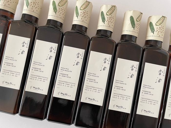 台湾製ごま油「TAIWAN NeeL」 (イメージ)