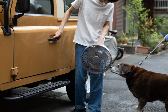 IPX4の防水機能付きだからアウトドアにも