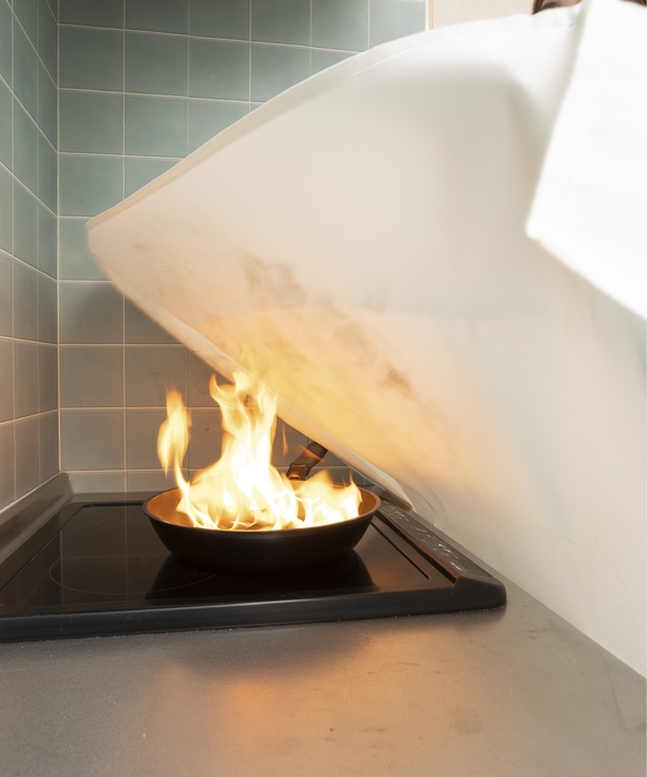 火の上にかぶせます 1