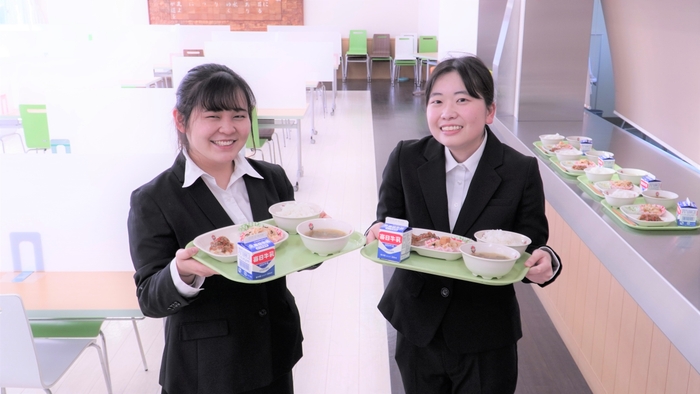 守口市大久保中学校のランチルーム