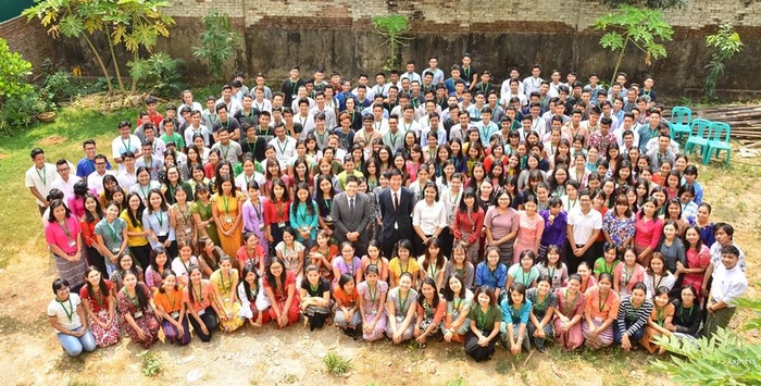 特定技能(介護)取得を目指し、学ぶミャンマーの生徒たち