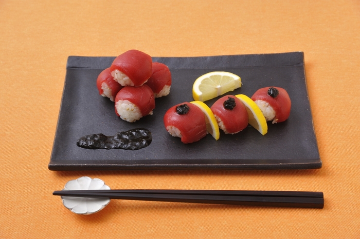 まぐろ手まり寿司 のりじょうゆ