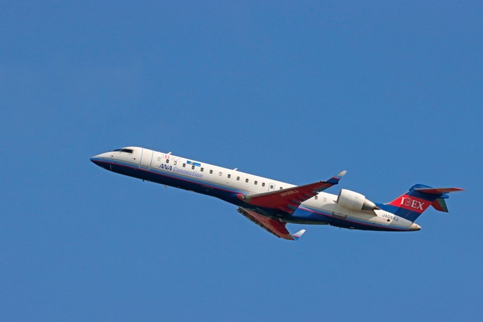 運航機材 CRJ700