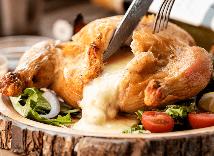 一羽丸ごと!ローストチキンのアリゴチーズ詰め