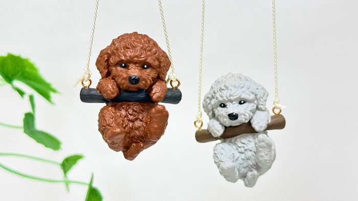 新色のチョコ(左)とシルバー