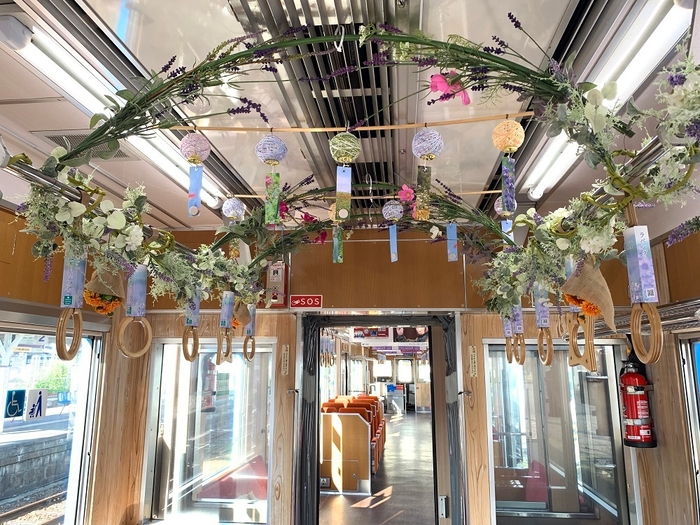 昨年の「アロマ&フラワートレイン」の車内