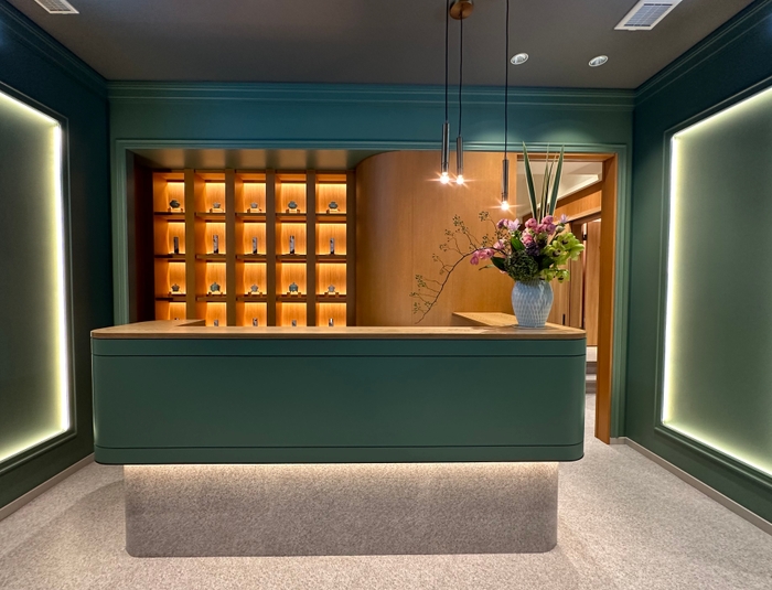 ダンディハウス/ミス・パリ 京都店 受付カウンター