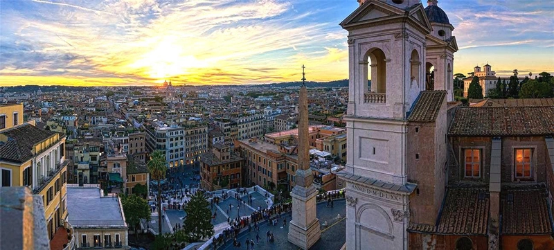 年末年始 旅行予約動向 （2025年12月27日～2026年1月5日出発） 【海外旅行】エジプトが堅調、欧州は前年並み 【国内旅行】北海道 前年比1.3倍、沖縄1.5倍