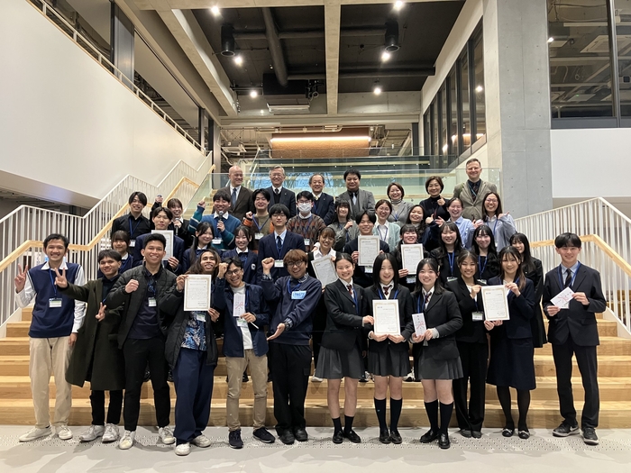 昨年度実施「高校生プレゼンテーションコンテスト」集合写真