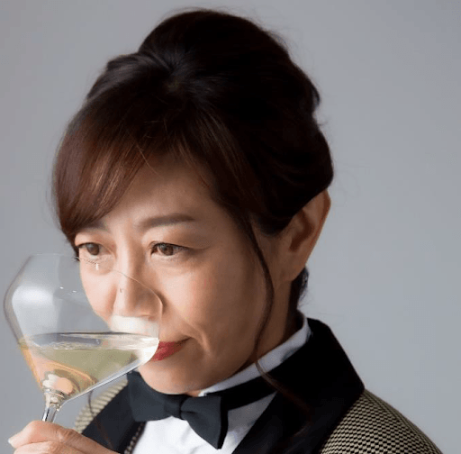 著者:友田 晶子