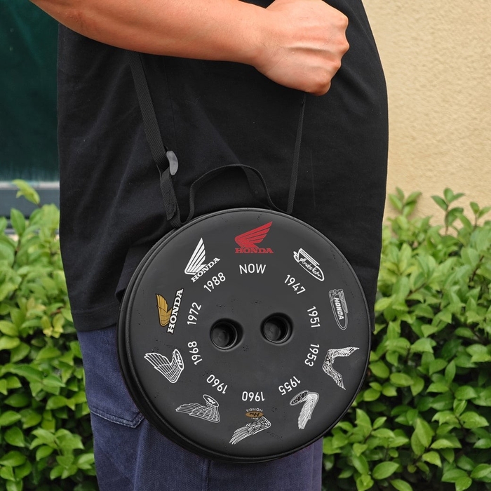 タイヤ型折り畳み椅子 Honda ウィングマーク