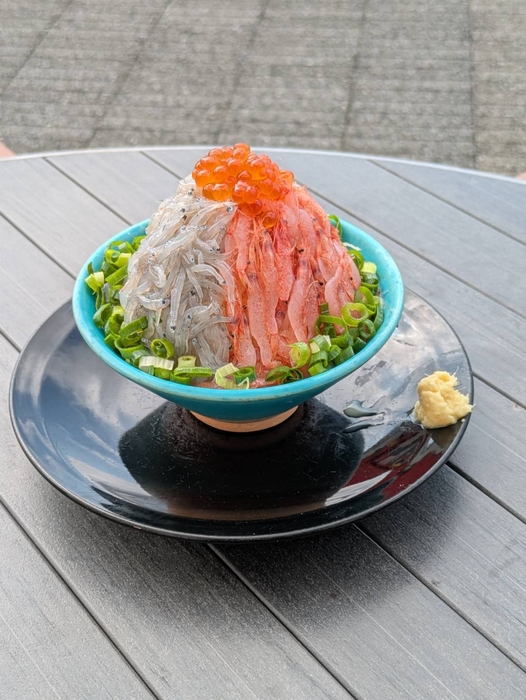 「静岡頂上丼」~生桜えび・生しらす~