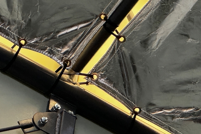 インシュロックで固定するだけ