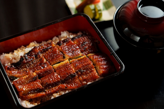 ▲関西風の直火焼きで仕上げた「うな重」