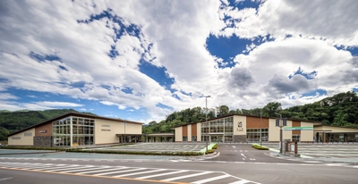 「道の駅八千穂高原」グランドオープンから約5ヶ月で 来場者数30万人突破！3月下旬に開駅半年記念祭開催！