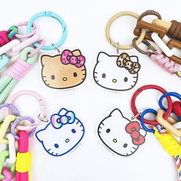 ハローキティのストラップチャーム