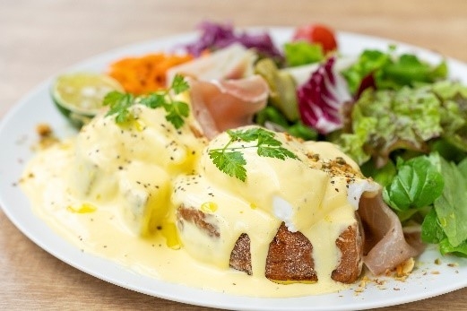 エッグベネディクトプレート~あわそだち卵使用~