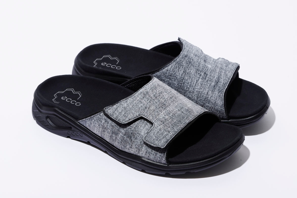 リバース『ダイニーマ(R)加工』カウレザーモデル