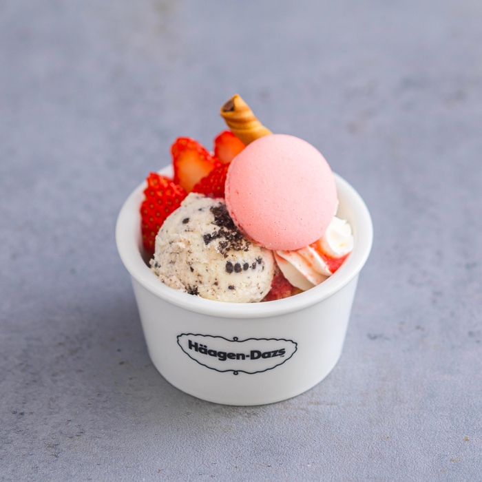 【予約限定】ハーゲンダッツ クッキー&クリームといちごのトライフル