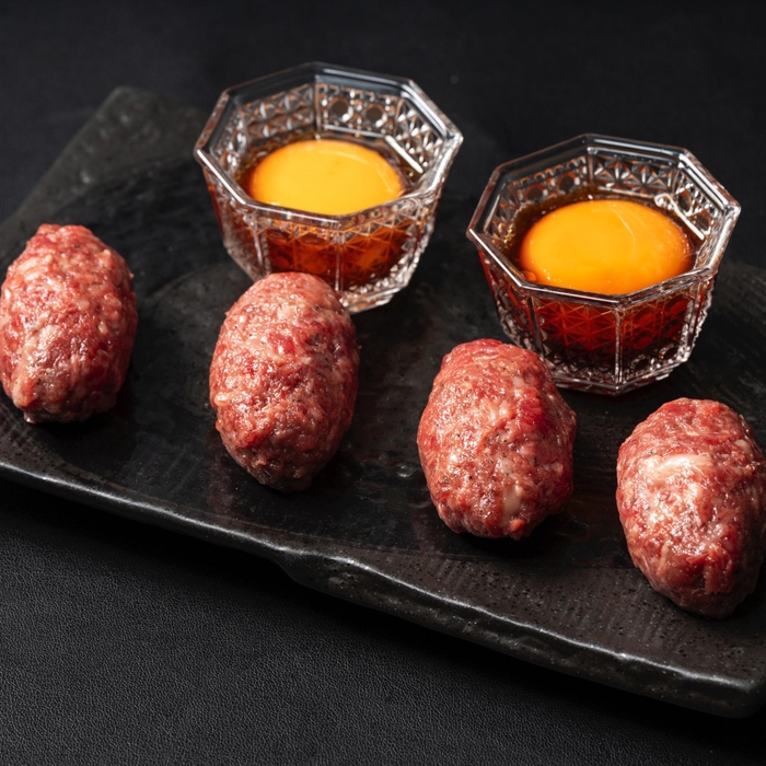 ・松阪牛100%の生ハンバーグ