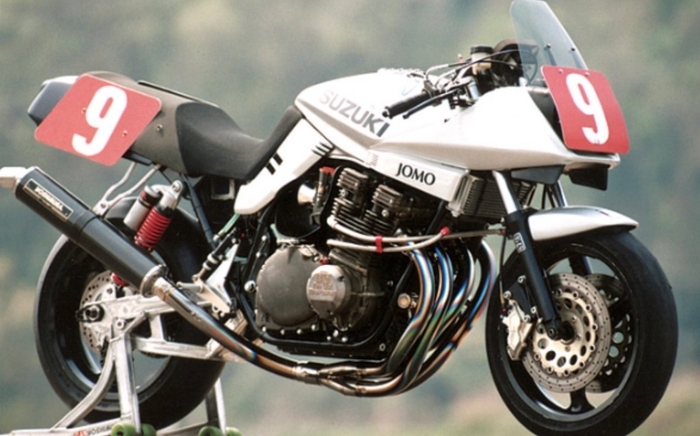 アリーナ展示:SUZUKI  JOMO刀 ヨシムラブース
