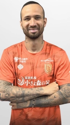 ブラジルの強豪チームや、Jリーグのサンフレッチェ広島などで活躍してきたストライカー、レアンドロ・ペレイラ選手(FC GRASION東葛)の独占インタビュー記事公開！