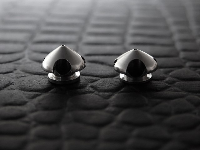 左現行「JIJUJET」/右新設計「JIJUJET-2」