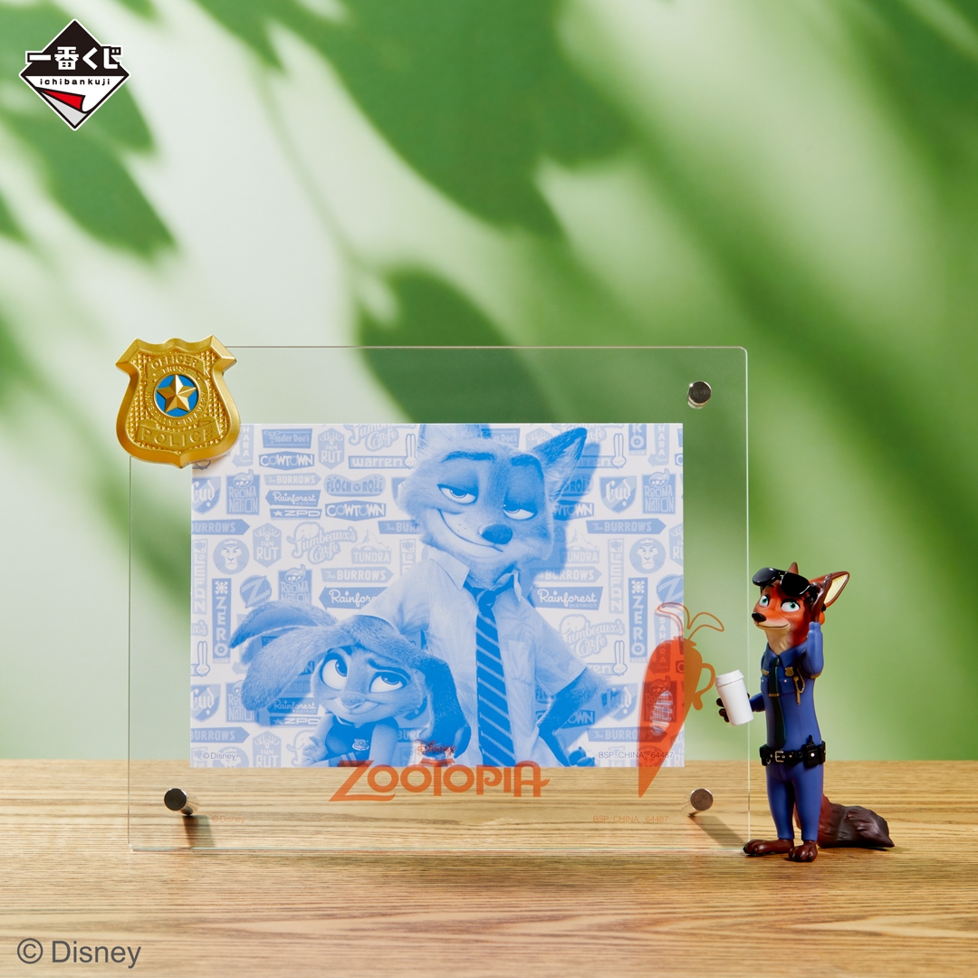 B賞:フィギュア付きカードスタンド(カード裏)