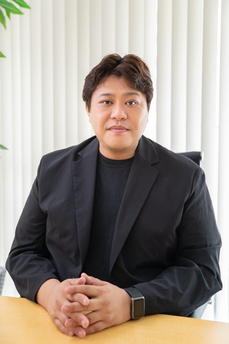成嶋祐介氏