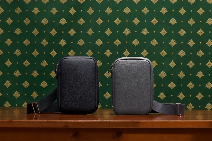 人気のコンパクトバッグ パオロ クロスボディバッグ