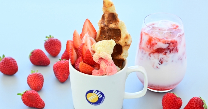 ▲淡路島いちごのDINER’S SANDAE（左）、淡路島いちごミルク（右）