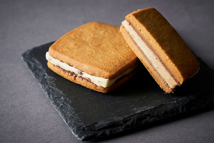 キャラメルショコラサンド 「プラチナム・レザン」