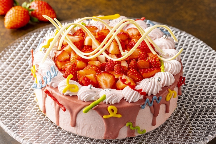 ストロベリードリップケーキ