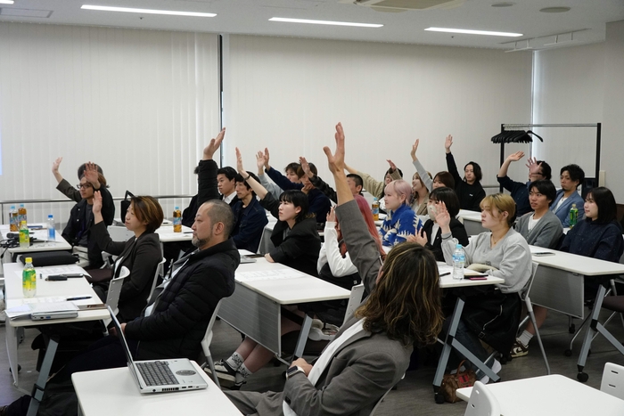 会社のルールは、従業員が全員集まって決める