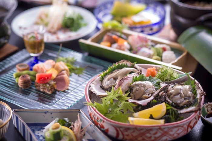 夏の味覚!瀬戸内産『岩牡蠣』と播磨灘の『天然鱧とタコ』を楽しむ会席プラン