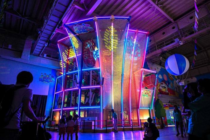 “光と音のジャングルジム”夏バージョン