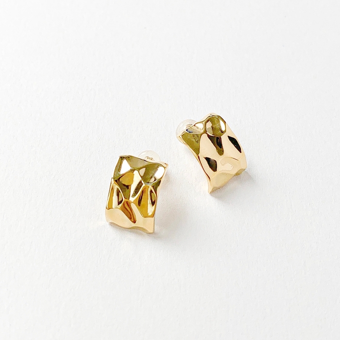 ピアス ¥15,000( 税抜 ) ※ピアスポスト10K 素材