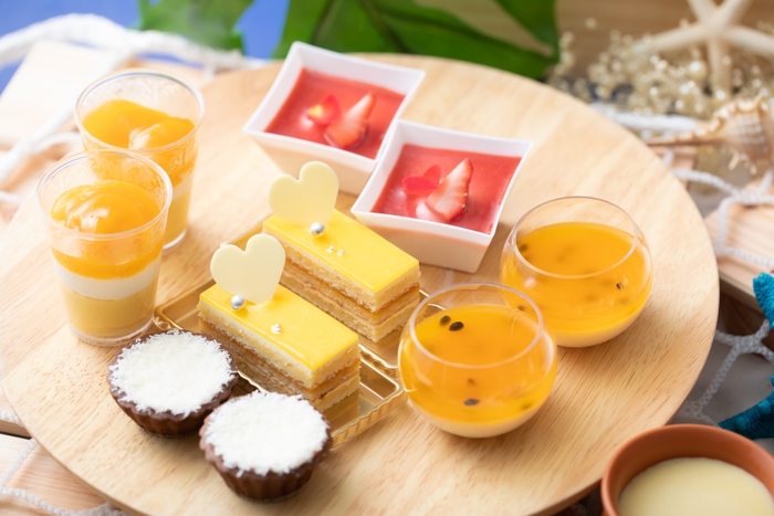 ▲南国の味をスイーツで表現 /トロピカルフルーツやココナッツをふんだんにつかい、ハワイを訪れたかのような気分を味わえるスイーツの数々を考案。