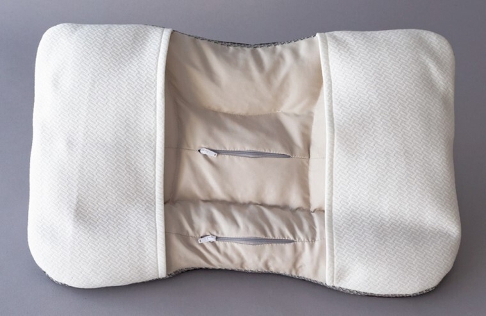 スリット式でシートの出し入れもラクラク