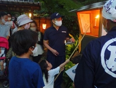 昨年の「絵行灯(えあんどん)の点灯」の様子