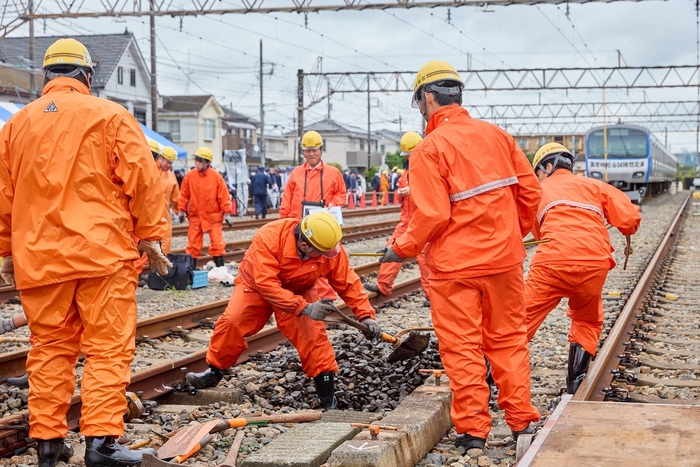 「異常時総合訓練(2024年度)」 損傷箇所の早期復旧訓練の様子