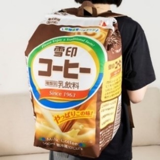 【スタンプ8個 抽選で10名様】 ファミマ限定パッケージ「雪印コーヒー」リュック