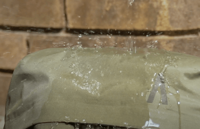 防水性能が素晴らしいので、アウトドアもどんと来い!!